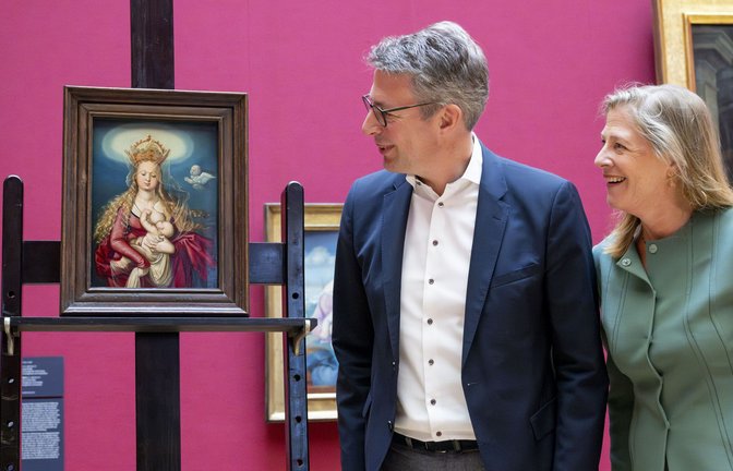 Elisabeth Prinzessin zu Sayn-Wittgenstein, Vorsitzende des Pinakotheks-Vereins,und Markus Blume (CSU), Staatsminister für Wissenschaft und Kunst, bei der Präsentation von „Maria als Himmelskönigin“ in der Alten Pinakothek.<span class='image-autor'>Foto: dpa/Peter Kneffel</span>