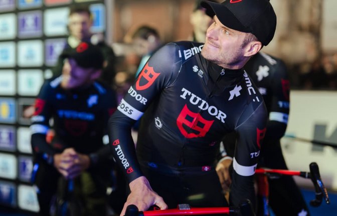 Alexander Krieger sitzt beim Team Tudor inzwischen nicht mehr im Sattel, sondern hat organisatorische Aufgaben.<span class='image-autor'>Imago/Beautiful Sports</span>
