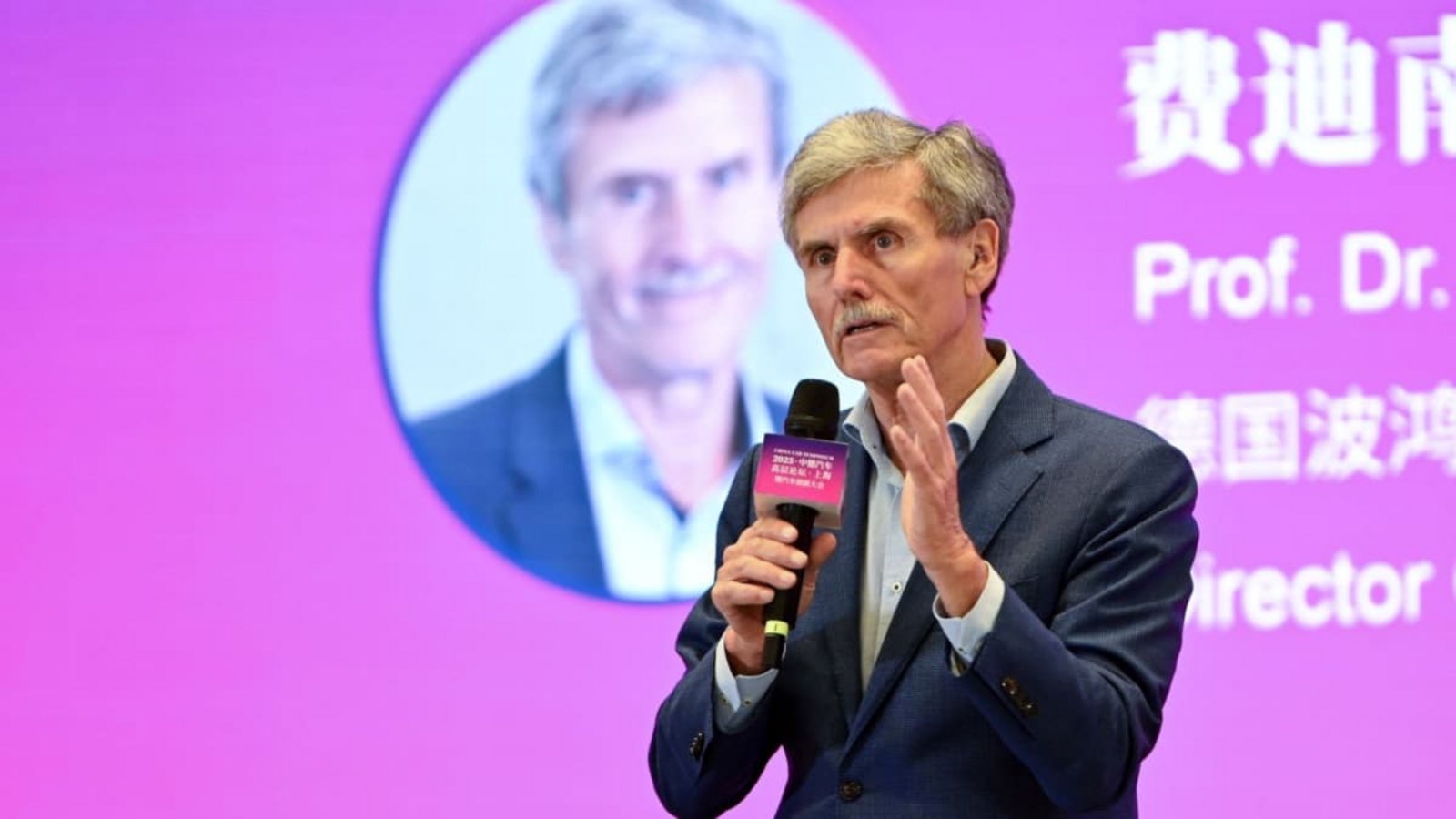 Auto-Experte Ferdinand Dudenhöffer hält die Förderung von E-Autos in Deutschland für eine Fehlkonstruktion. Er forderrt, die Förderkriterien so zu ändern, dass die Steuergelder nicht weitgehend an den Kunden deutscher Autohersteller vorbeifließen.Johannes Neudecker/dpa Auto-Experte Ferdinand Dudenhöffer hält die Förderung von E-Autos in Deutschland für eine Fehlkonstruktion. Er forderrt, die Förderkriterien so zu ändern, dass die Steuergelder nicht weitgehend an den Kunden deutscher Autohersteller vorbeifließen.Johannes Neudecker/dpa