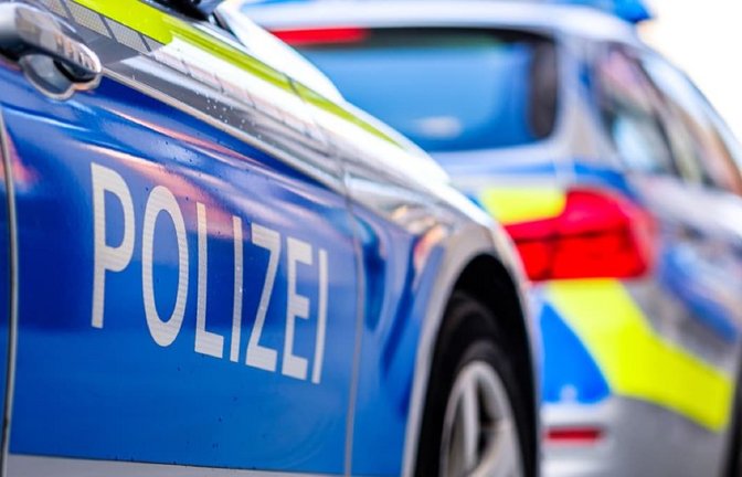 Nach tödlichen Schüssen in Stade ermittelt die Polizei zu den Hintergründen der Tat. Noch ist vieles unklar – doch erste Details zum Einsatz in der Dankersstraße sind bekannt.<span class='image-autor'>FooTToo / Shutterstock.com</span>