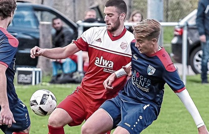Die SGM Roßwag/Mühlhausen (rechts Manuel Gayer) holte gegen Hohenhaslach/Freudental einen glücklichen Sieg (Bild). Gegen Sachsenheim und Vaihingen verlor die SGM jedoch.   Foto: Simecek