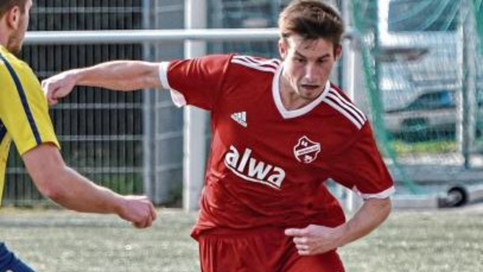 Kommt Adrian Kurz auch in dieser Saison oft genug am Gegner vorbei, so dass Hohenhaslach/Freudental die Klasse hält?  Foto: Leitner