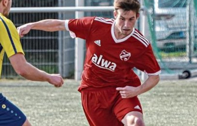 Kommt Adrian Kurz auch in dieser Saison oft genug am Gegner vorbei, so dass Hohenhaslach/Freudental die Klasse hält?  Foto: Leitner