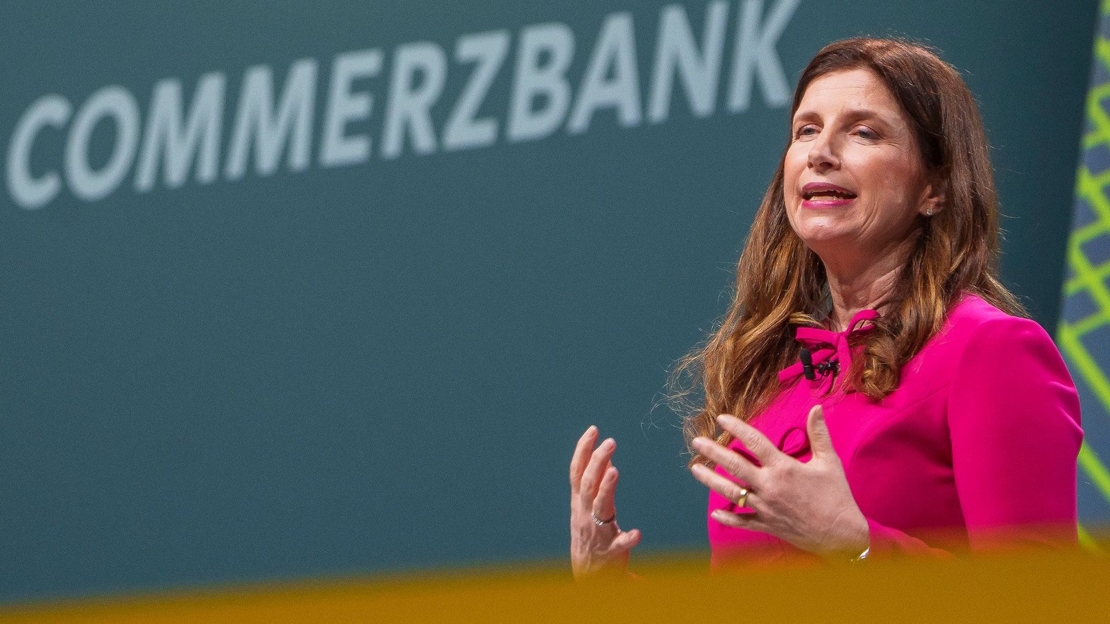 Commerzbank-Chefin Bettina Orlopp wirbt um die Treue der AktionäreFoto: Andreas Arnold/dpa