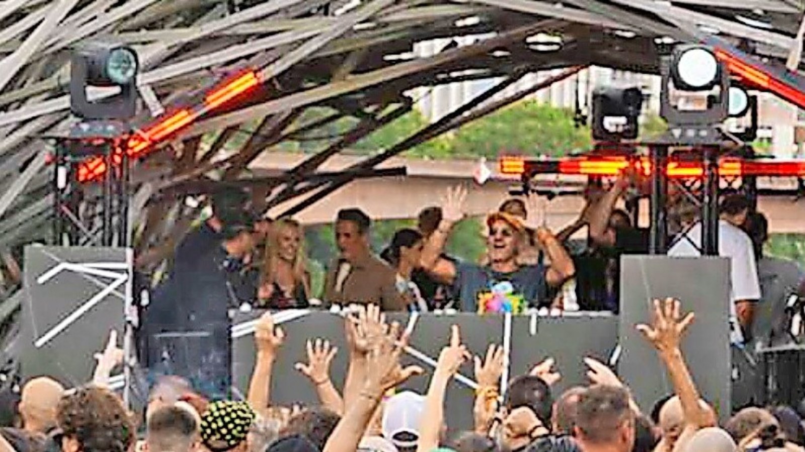 Bereits im vorigen Jahr war Sven Väth auf Fridas Pier. Anfang August gibt sich der Techno-DJ wieder die Ehre.Foto: Rosar (Archiv) Bereits im vorigen Jahr war Sven Väth auf Fridas Pier. Anfang August gibt sich der Techno-DJ wieder die Ehre.Foto: Rosar (Archiv)