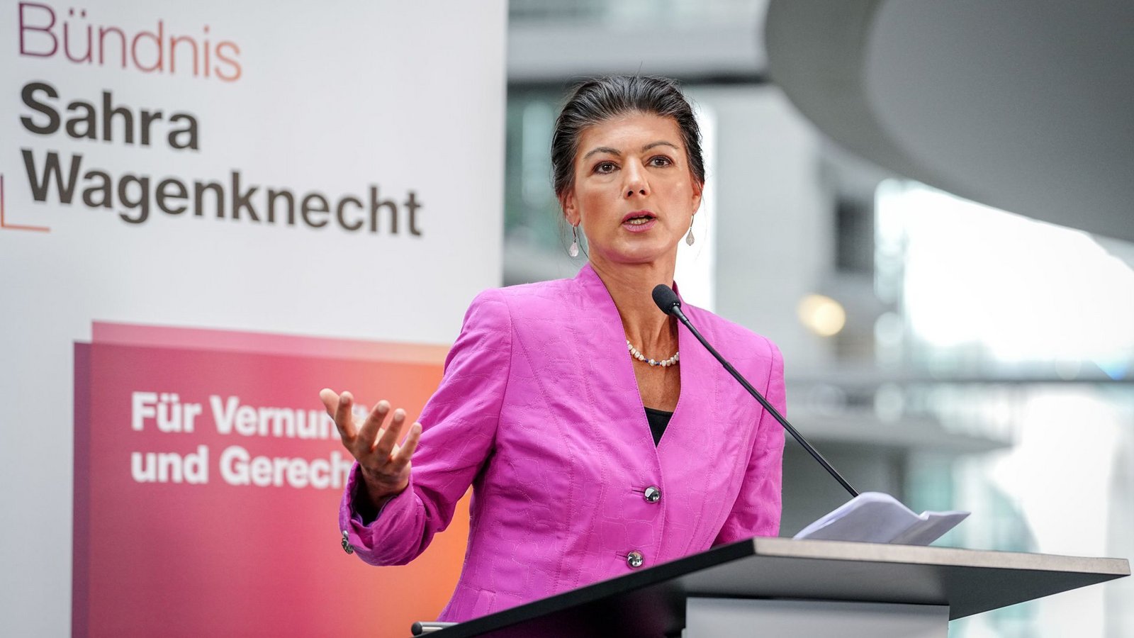BSW-Vorsitzende Sahra Wagenknecht und weitere Spitzenleute der Partei zeigten sich mit dem Thüringer Kompromiss unzufrieden (Symbolbild).Foto: dpa/Kay Nietfeld BSW-Vorsitzende Sahra Wagenknecht und weitere Spitzenleute der Partei zeigten sich mit dem Thüringer Kompromiss unzufrieden (Symbolbild).Foto: dpa/Kay Nietfeld