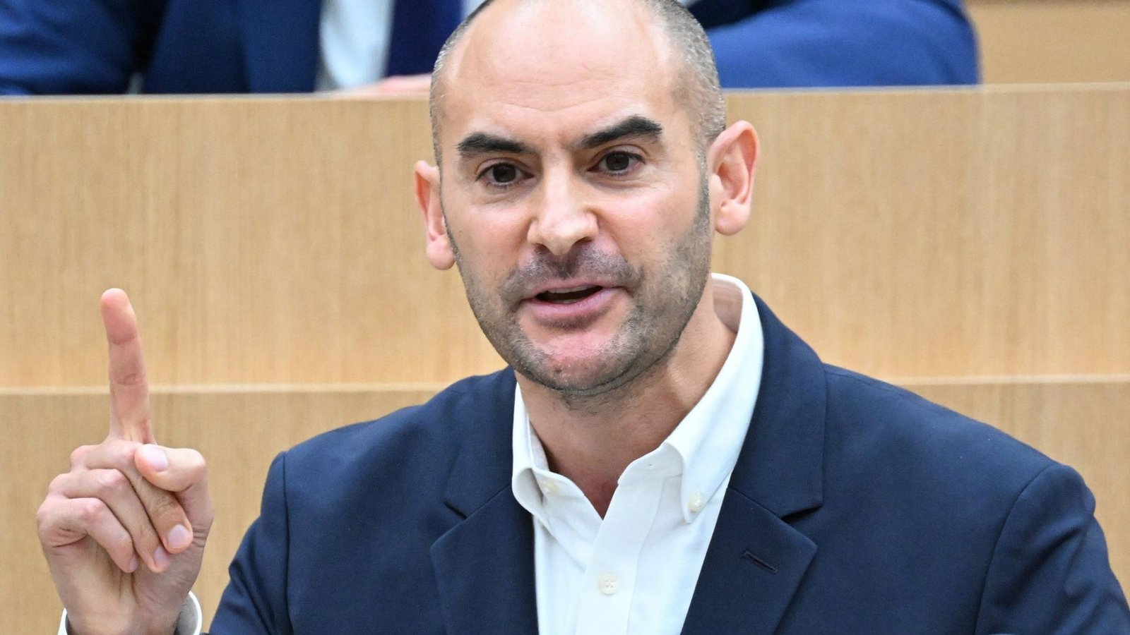 Finanzminister Danyal Bayaz (Grüne) will Tausende Anträge von Landesbediensteten gegen die Besoldung nicht auf Eis legen.Foto: dpa Finanzminister Danyal Bayaz (Grüne) will Tausende Anträge von Landesbediensteten gegen die Besoldung nicht auf Eis legen.Foto: dpa