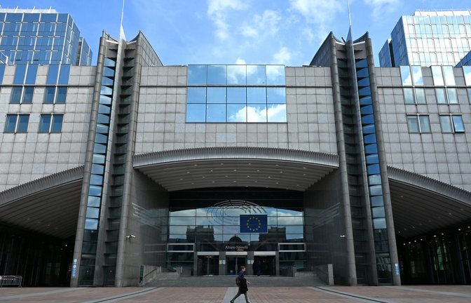 Fraktionen im EU-Parlament dürfen die ihnen zur Verfügung gestellten Mittel nur nach festgelegten Regeln ausgeben. (Archivbild)<span class='image-autor'>Foto: Elisa Schu/dpa</span>