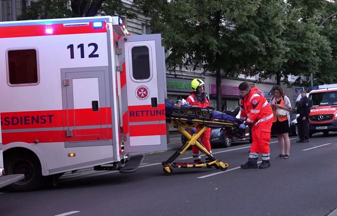 17 Polizisten und sieben Demonstrationsteilnehmer wurden verletzt.<span class='image-autor'>Foto: dpa/Manuel Genolet</span>