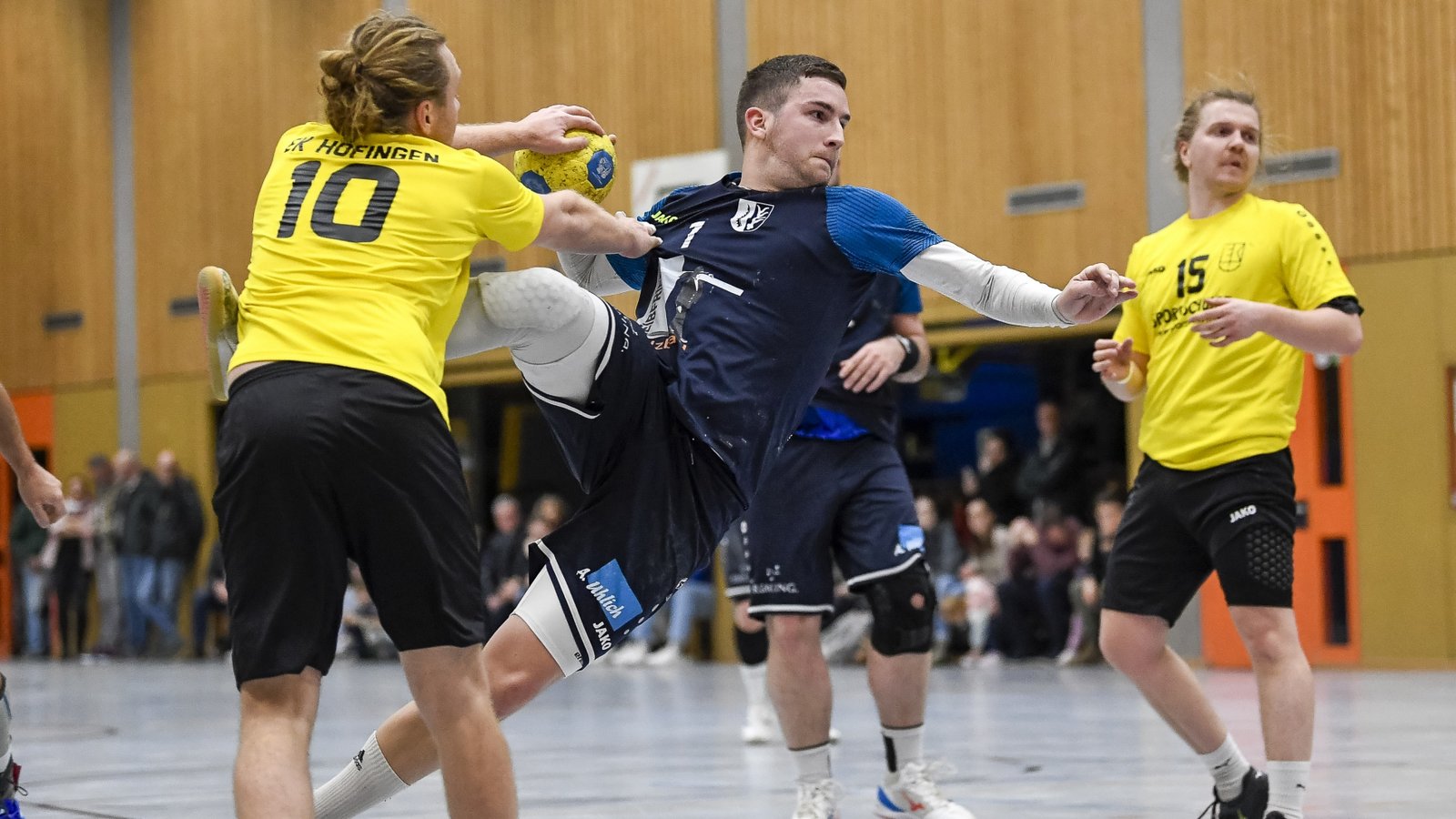 Julian Rühling (Mitte) und dem CVJM Enzweihingen fehlte das Wurfglück. Achivfoto: Leitner