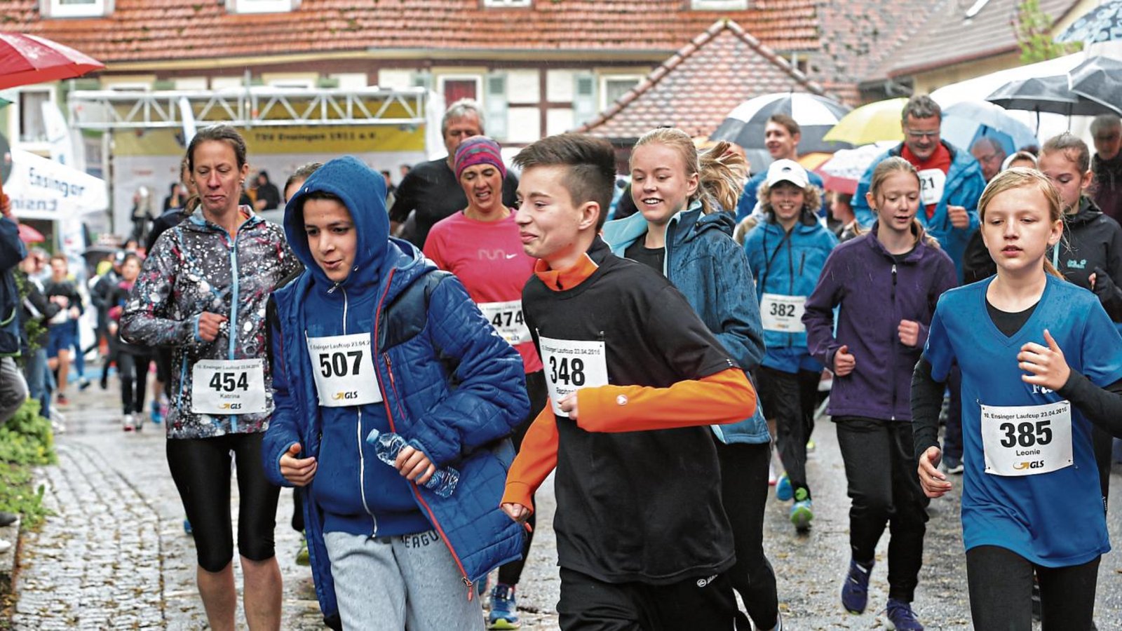 Das Wetter hat im Mai oft nicht mitgespielt. „Von wegen Wonnemonat Mai“, erklärt Rainer Kienzle. „Wir hatten schon fast alles – Regen, Sturm, ein Mal war es richtig kalt.“ Foto: Küppers Das Wetter hat im Mai oft nicht mitgespielt. „Von wegen Wonnemonat Mai“, erklärt Rainer Kienzle. „Wir hatten schon fast alles – Regen, Sturm, ein Mal war es richtig kalt.“ Foto: Küppers