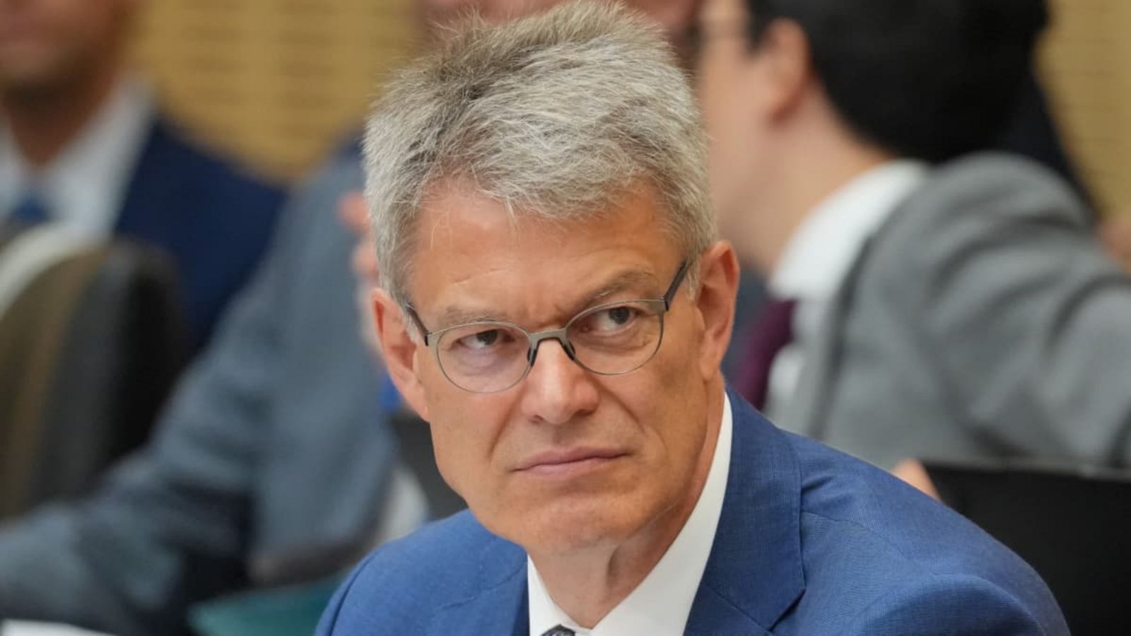 Bundesverkehrsminister Patrick Schnieder (CDU) verfolgt die Sitzung des Bundesrates, der sich zu seiner letzten Sitzung vor der Sommerpause trifft.Soeren Stache/dpa Bundesverkehrsminister Patrick Schnieder (CDU) verfolgt die Sitzung des Bundesrates, der sich zu seiner letzten Sitzung vor der Sommerpause trifft.Soeren Stache/dpa
