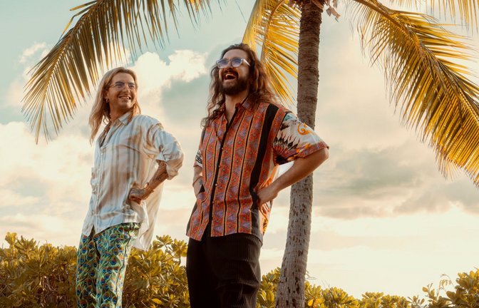 Bill (l.) und Tom Kaulitz starten ab Juni mit der 2. Staffel ihrer Reality-Serie.<span class='image-autor'>Foto: Taylor Cunningham/Courtesy of Netflix © 2025</span>