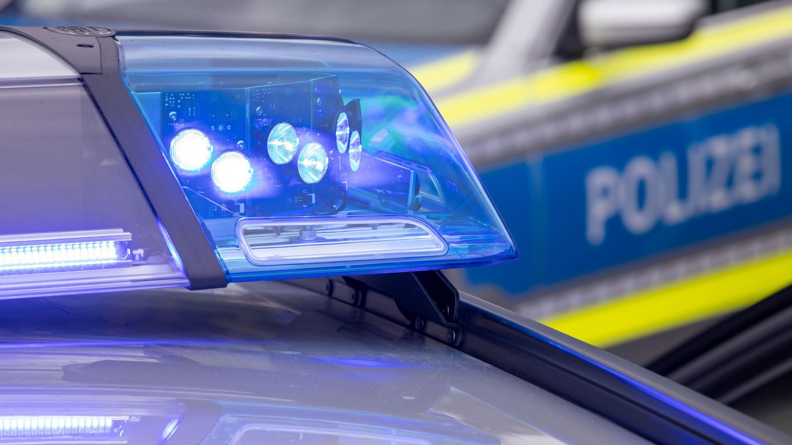 Die Polizei war mit einem Großaufgebot vor Ort (Symbolbild).Foto: dpa/Daniel Karmann Die Polizei war mit einem Großaufgebot vor Ort (Symbolbild).Foto: dpa/Daniel Karmann