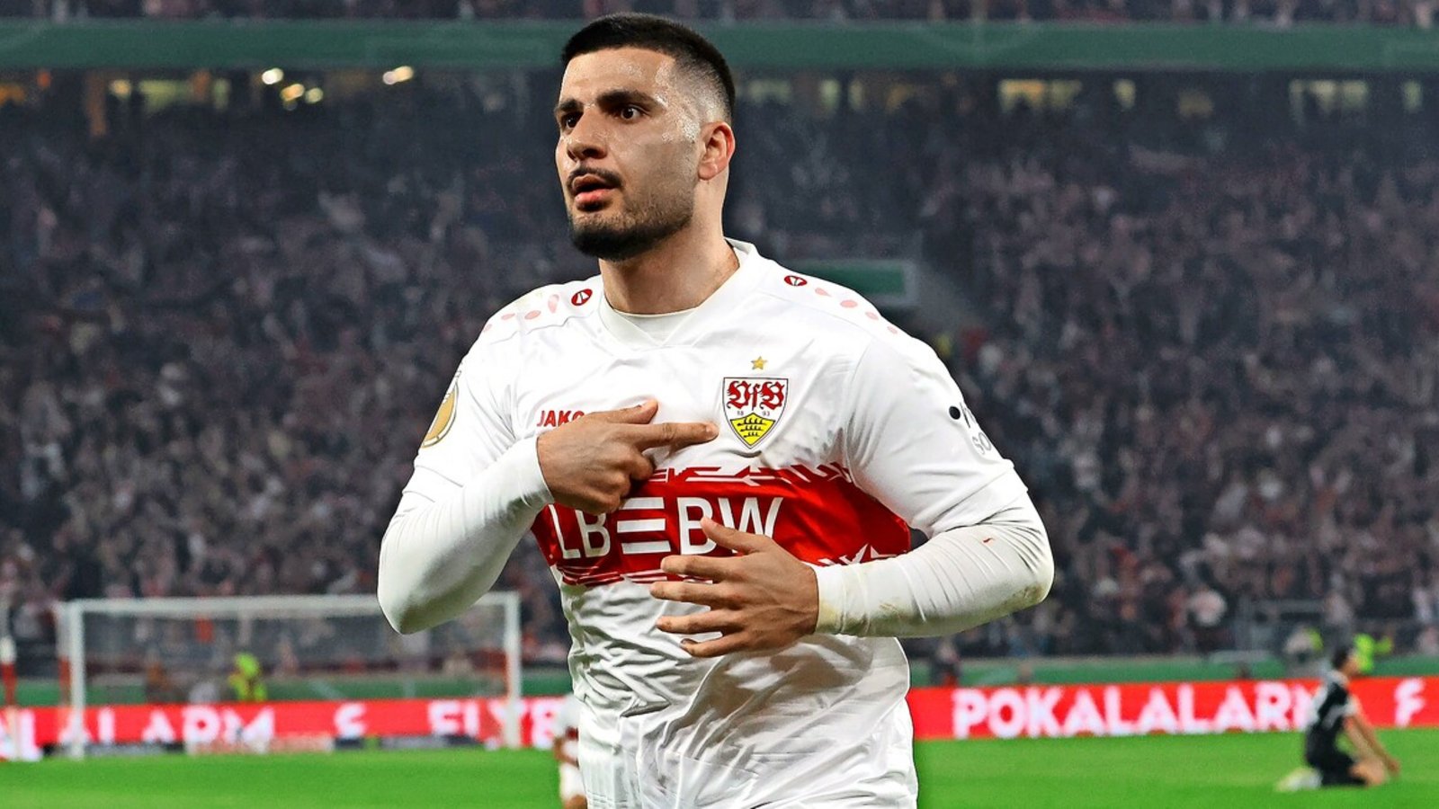 Deniz Undav zeigt an, wofür sein Herz schlägt – es ist der VfB. Im Hinblick auf die Zukunft ist jedoch offen, ob er seinen Vertrag verlängert.Foto: Baumann