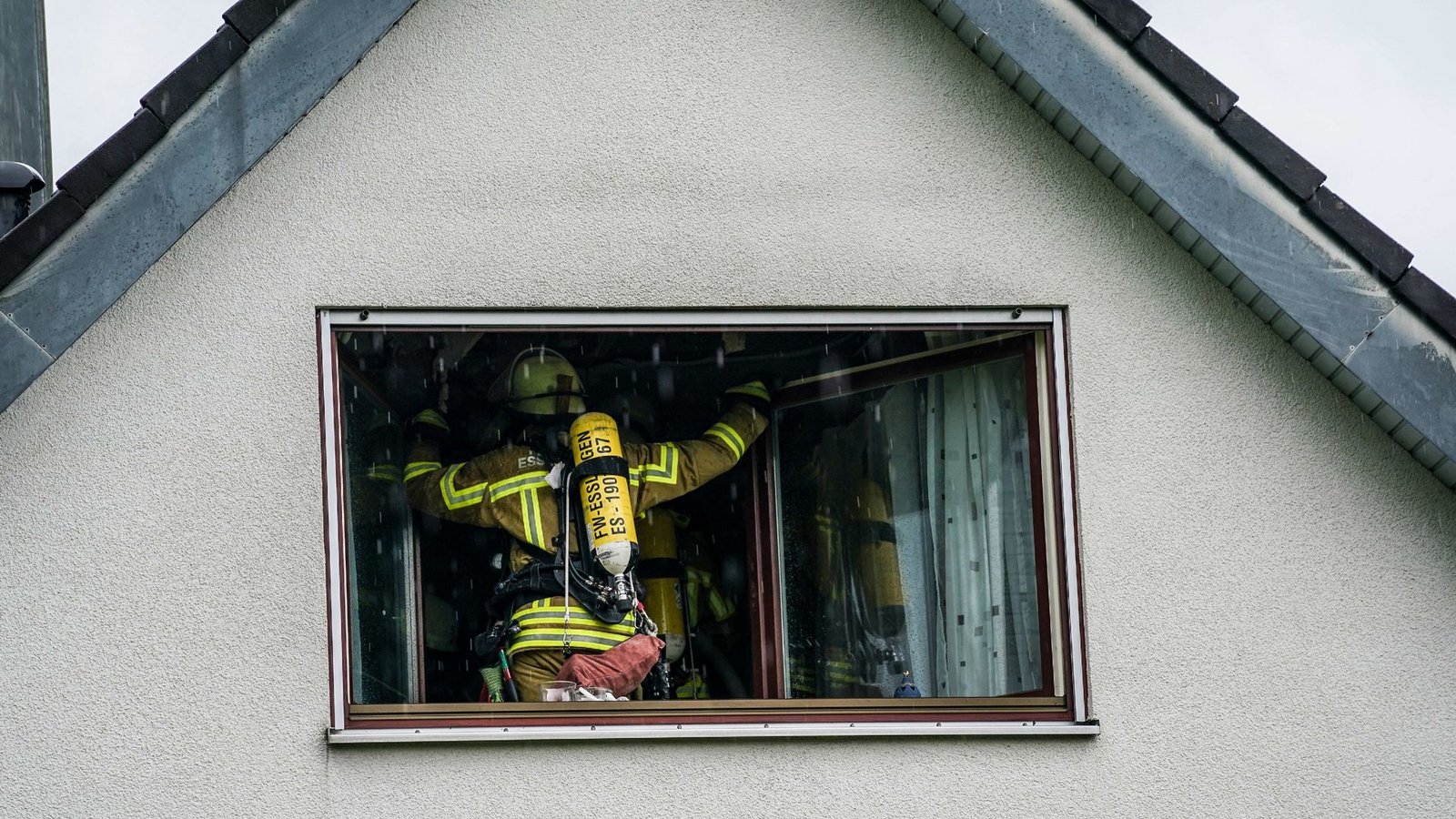 In Esslingen war die Feuerwehr zu einem Dachstuhlbrand ausgerückt.Foto: SDMG/SDMG