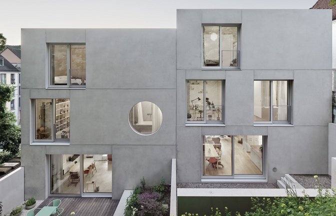 Das Architekturbüro VON M aus Stuttgart hat mit diesem Doppelhaus  den  „Häuser“-Award 2024 gewonnen. Weitere Häuser mit Stuttgarter Beteiligung in der Bildergalerie.<span class='image-autor'>Foto: Zooey Braun/VON M</span>