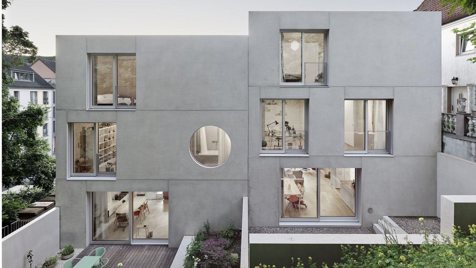 Das Architekturbüro VON M aus Stuttgart hat mit diesem Doppelhaus  den  „Häuser“-Award 2024 gewonnen. Weitere Häuser mit Stuttgarter Beteiligung in der Bildergalerie.Foto: Zooey Braun/VON M