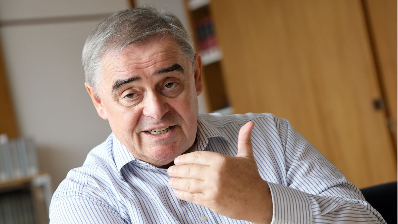 Peter Müller ist seit Dezember 2011 Richter des Bundesverfassungsgerichts.Foto: jodo-foto/Joerg Donecker