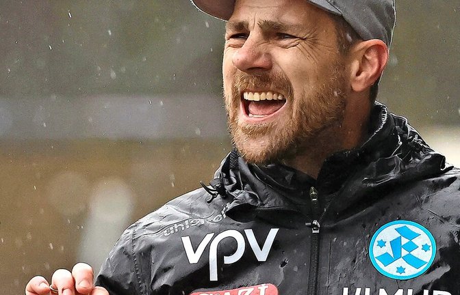 Engagiert: Trainer Marco Wildersinn<span class='image-autor'>Foto: Baumann</span>