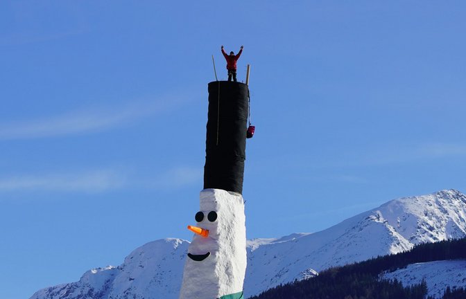 Das ist er: der bislang größte Schneemann der Welt, erbaut von unseren österreichischen Nachbarn. (Archivbild)<span class='image-autor'>Foto: dpa/Erwin Petz</span>