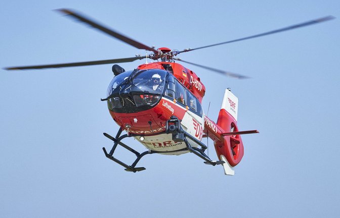 Ein Hubschrauber brachte den Verletzten in ein Krankenhaus (Symbolbild).<span class='image-autor'>Foto: dpa/Bert Spangemacher</span>