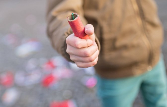Kinder haben in Reutlingen einen Böller in einen Linienbus geworfen (Symbolbild).<span class='image-autor'>Foto: imago images/Marius Schwarz/Marius Schwarz via www.imago-images.de</span>