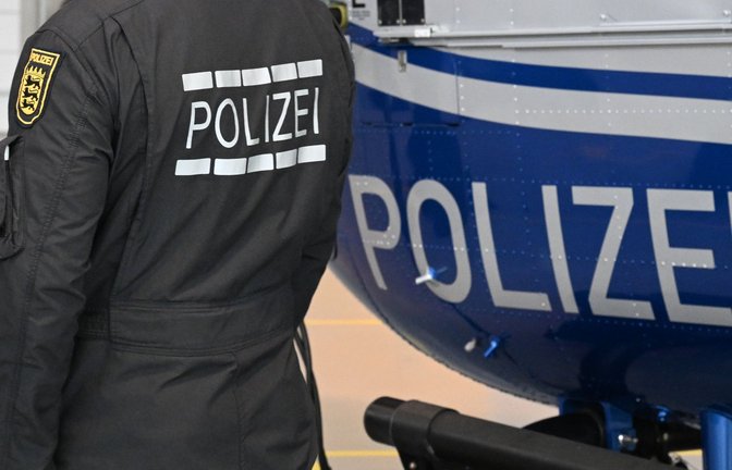 Die Polizei sucht Zeugen. (Symbolbild)<span class='image-autor'>Foto: dpa/Bernd Weißbrod</span>
