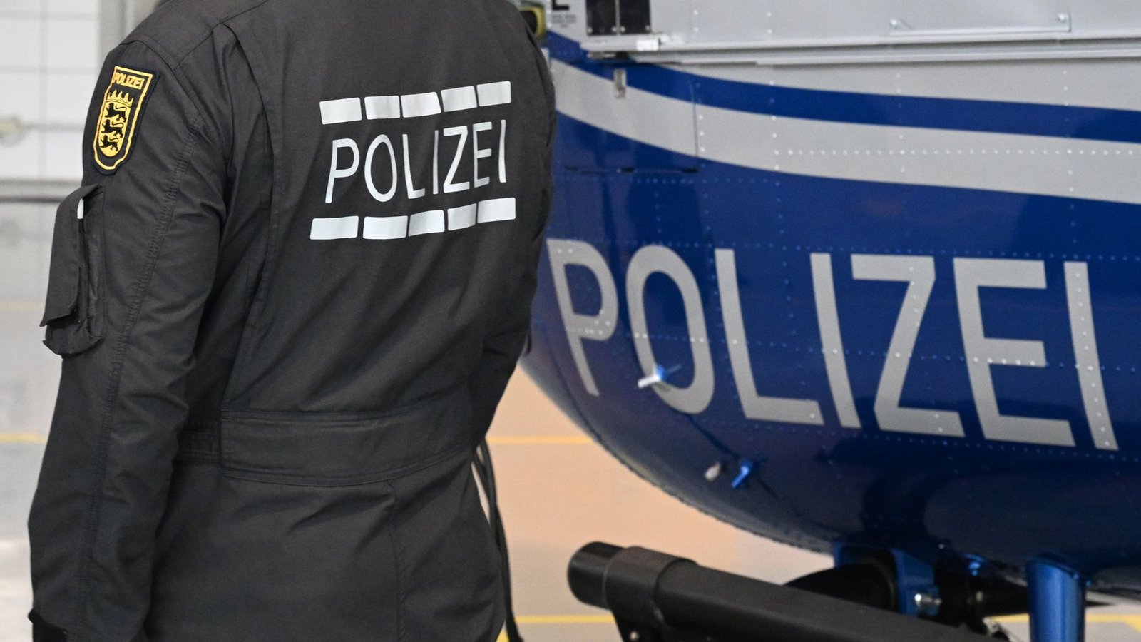 Die Polizei sucht Zeugen. (Symbolbild)Foto: dpa/Bernd Weißbrod Die Polizei sucht Zeugen. (Symbolbild)Foto: dpa/Bernd Weißbrod