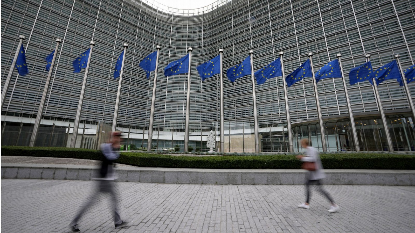 Die EU will verhindern, dass die Entwicklung der künstlichen Intelligenz zu mehr Hass und Fake News führt.Foto: dpa/Virginia Mayo Die EU will verhindern, dass die Entwicklung der künstlichen Intelligenz zu mehr Hass und Fake News führt.Foto: dpa/Virginia Mayo