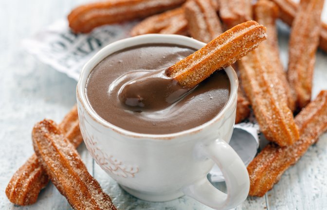 Frittiert, im Backofen, ohne Spritzbeutel oder vegan? Wir haben 4 Rezepte für Sie, wie Sie Churros zubereiten können.<span class='image-autor'>Foto: SMarina / shutterstock.com</span>