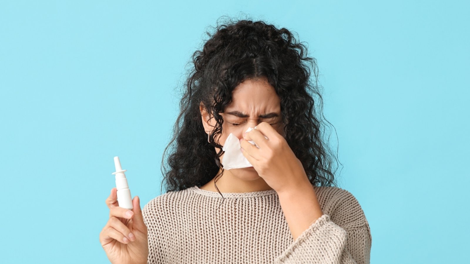 Juckende Augen, laufende Nase, Niesanfälle: Wie erkennt man eine Pollenallergie? Erfahren Sie hier, welche Symptome typisch sind und was wirklich hilft.Foto: Pixel-Shot / Shutterstock.com Juckende Augen, laufende Nase, Niesanfälle: Wie erkennt man eine Pollenallergie? Erfahren Sie hier, welche Symptome typisch sind und was wirklich hilft.Foto: Pixel-Shot / Shutterstock.com