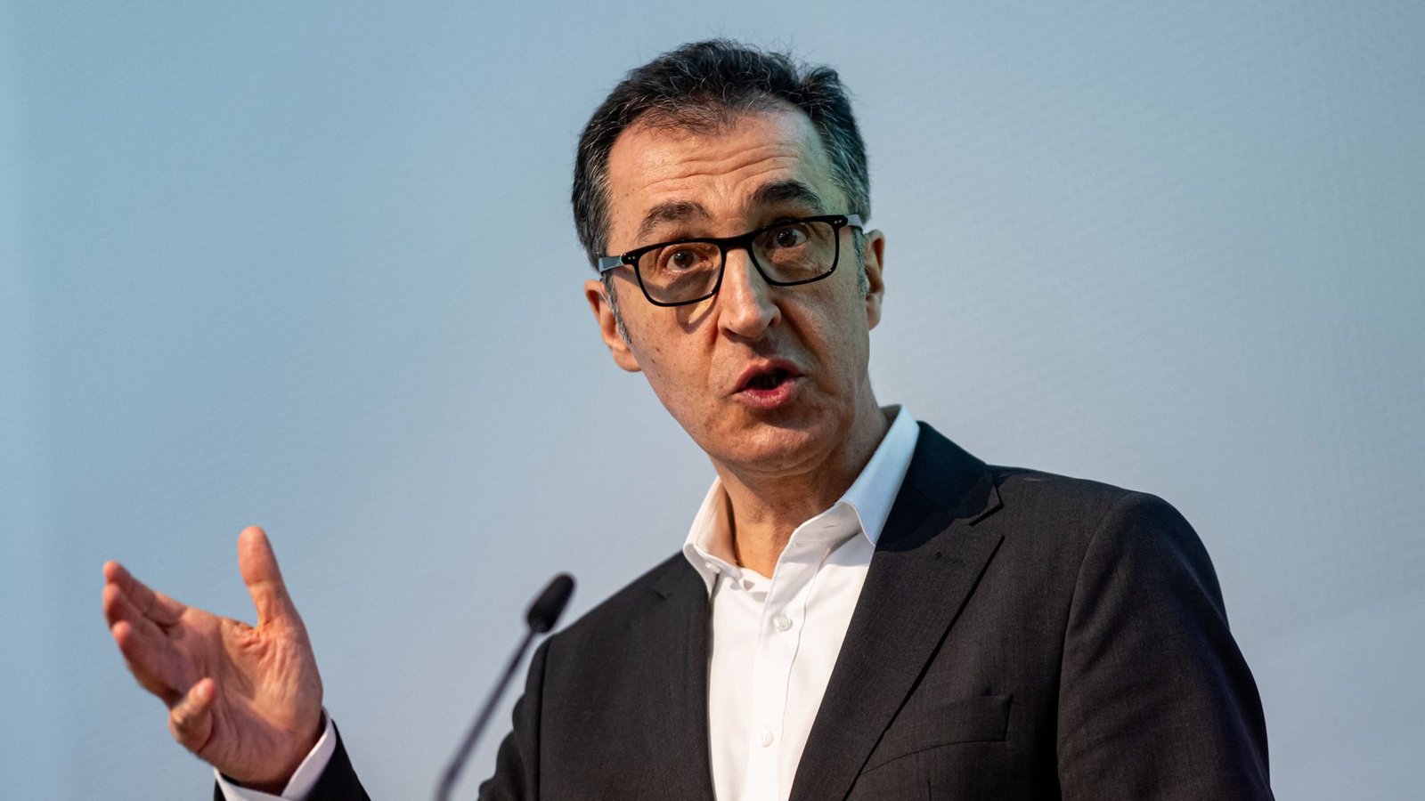 Minister Özdemir kritisiert den Kurs der europäischen Kommission in puncto Agrarpolitik.Foto: dpa/Fabian Sommer
