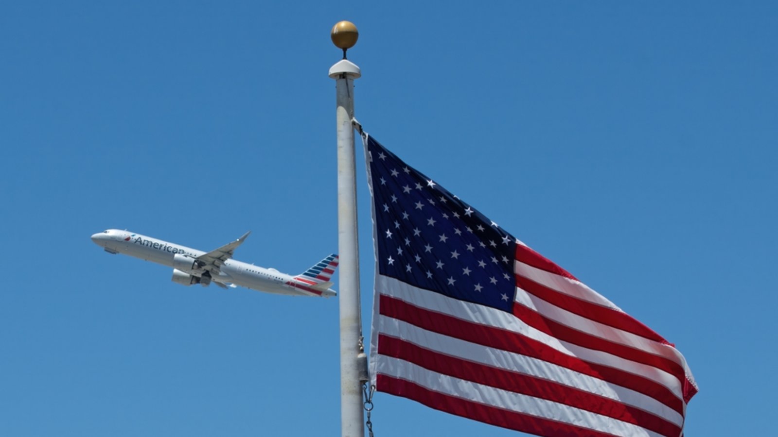 Kommt es durch den Shutdown zu Flugausfällen?Foto: Angel DiBilio / shutterstock.com Kommt es durch den Shutdown zu Flugausfällen?Foto: Angel DiBilio / shutterstock.com