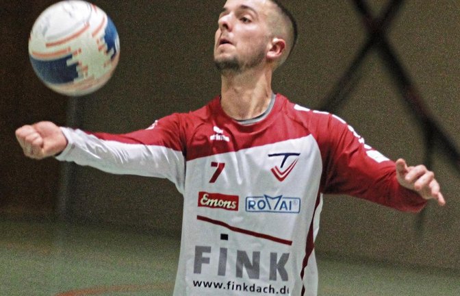 Max Winkler und die Faustballer des TV Vaihingen mussten ohne Satzgewinn aus Mannheim zurückkehren. Foto: Archiv/Nachreiner
