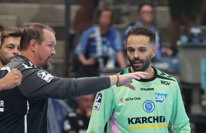 Trainer Misha Kaufmann und sein Torwart Mohamed El-Tayar können sich im DHB-Pokal auf ein Heimspiel des TVB Stuttgart gegen den HC Erlangen freuen.<span class='image-autor'>Baumann/Hansi Britsch</span>
