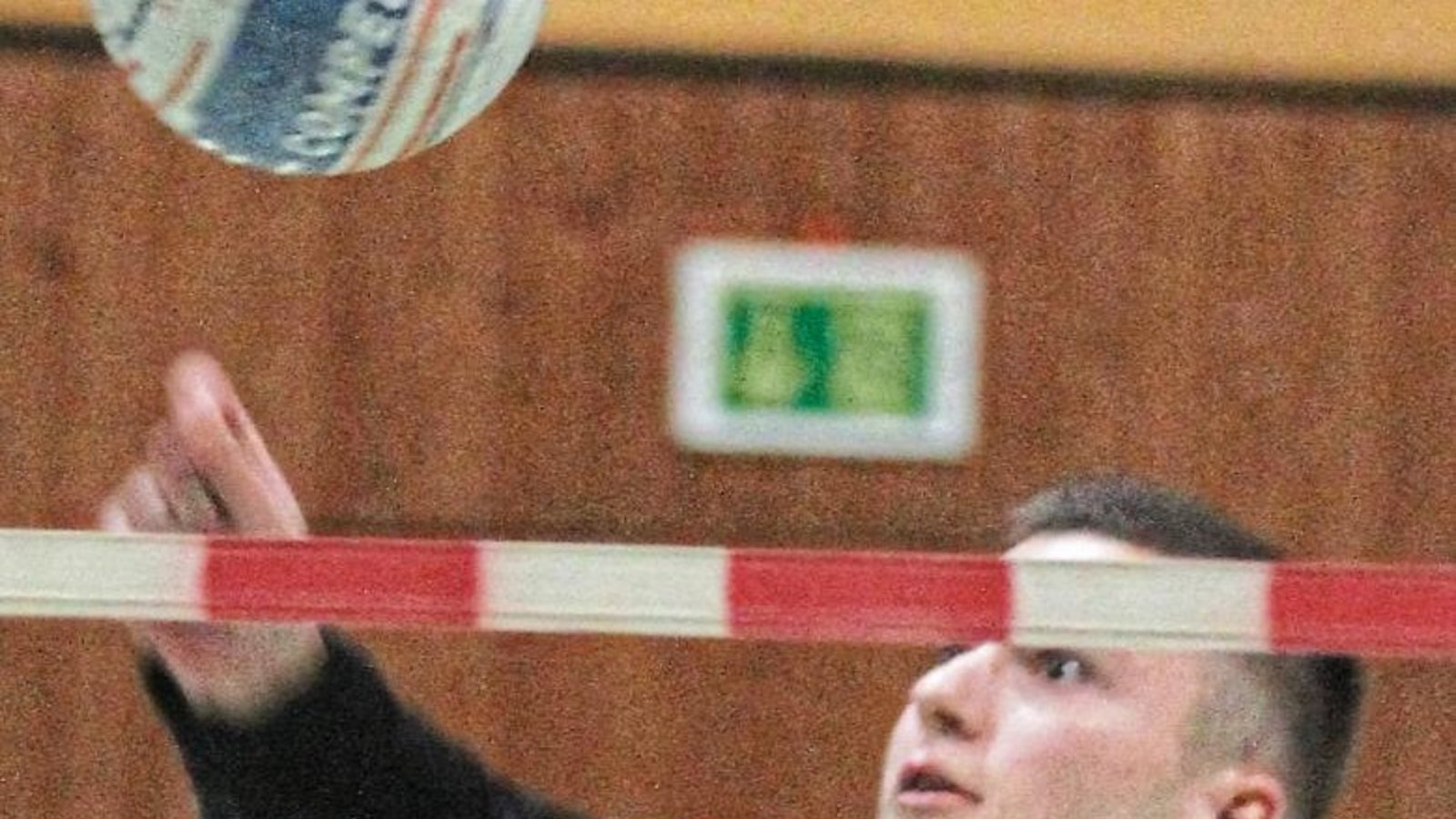 Johannes Jungclaussen würde liebend gerne bei der DM im Hallenfaustball für den TSV Pfungstadt spielen, ist aber nach einer Operation des Ellbogens zum Zuschauen verurteilt. Foto: Nachreiner Johannes Jungclaussen würde liebend gerne bei der DM im Hallenfaustball für den TSV Pfungstadt spielen, ist aber nach einer Operation des Ellbogens zum Zuschauen verurteilt. Foto: Nachreiner