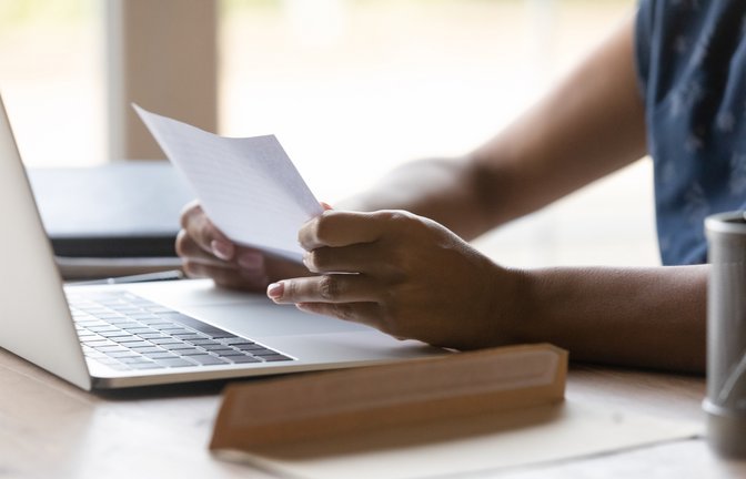 Erfahren Sie in diesem Artikel, was die Formulierung „Mit Bitte um Kenntnisnahme“ auf sich hat.<span class='image-autor'>Foto: Fizkes / Shutterstock.com</span>