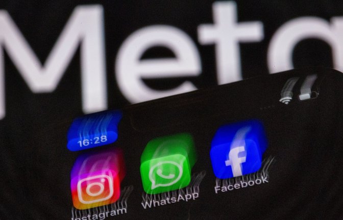 Meta will seine KI-Software Meta AI durch Nutzerdaten aus Instagram und Facebook trainieren. Verbraucherschützer wollen dagegen vorgehen.<span class='image-autor'>Foto: Jens Büttner/dpa</span>