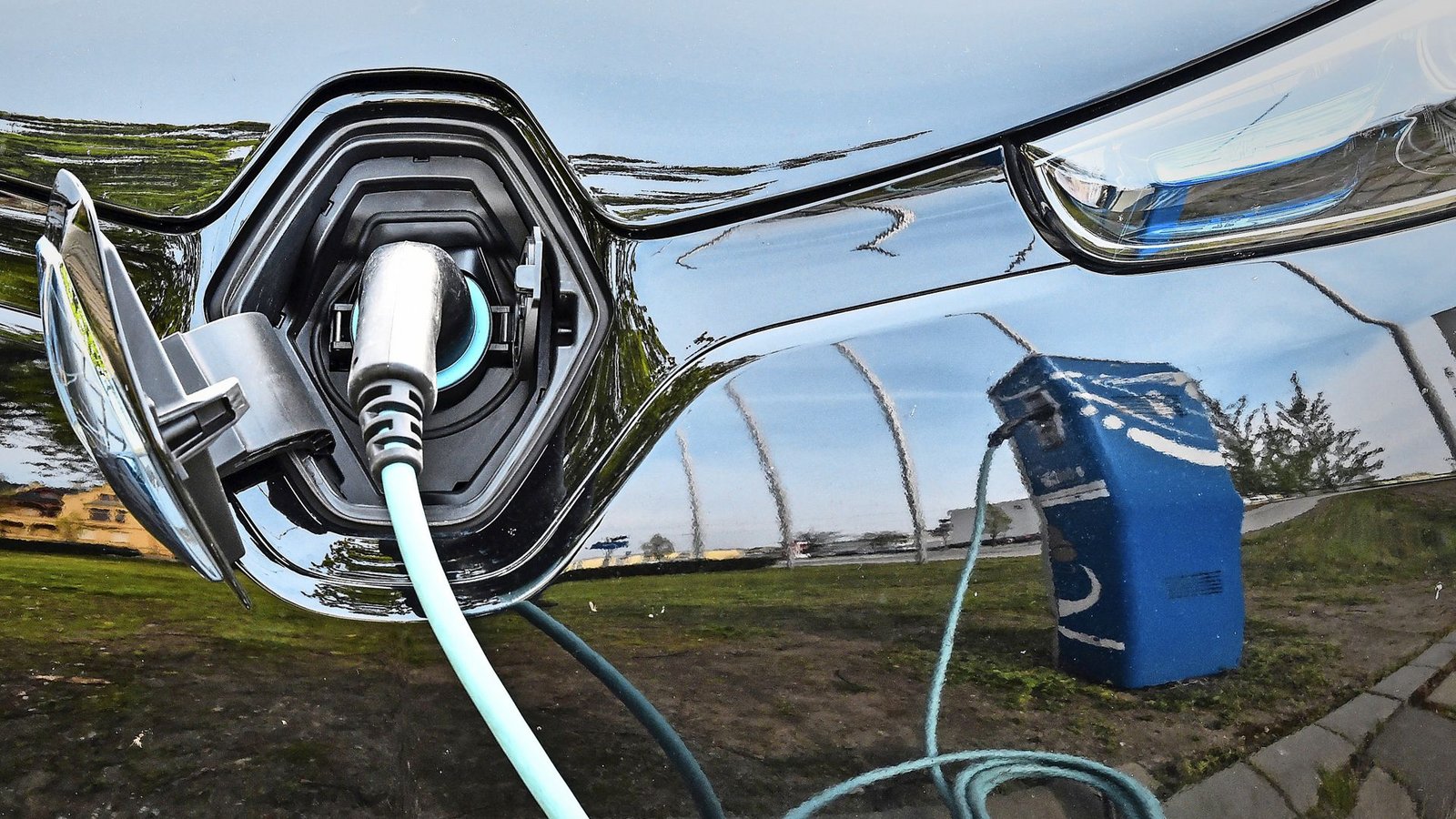 E-Autos sollen helfen, die CO2-Emissionen im Verkehr zu senken.Foto: dpa/Patrick Pleul E-Autos sollen helfen, die CO2-Emissionen im Verkehr zu senken.Foto: dpa/Patrick Pleul