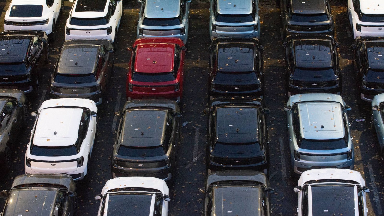 Europas Auto-Unternehmen haben derzeit mit Problemen zu kämpfen. (Symbolbild)Foto: IMAGO/NurPhoto/IMAGO/Ying Tang Europas Auto-Unternehmen haben derzeit mit Problemen zu kämpfen. (Symbolbild)Foto: IMAGO/NurPhoto/IMAGO/Ying Tang