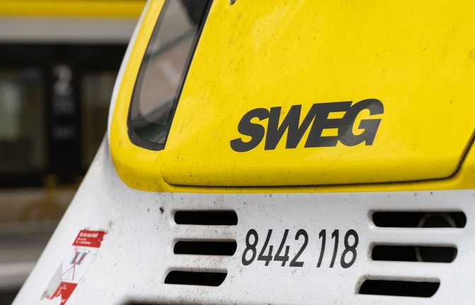 Ein Zug mit den Logo der SWEG: Dass die Landesbahn nun Mitglied im Wirtschaftsrat der CDU ist, wirft im Landtag Fragen auf.<span class='image-autor'>Foto: Marijan Murat</span>