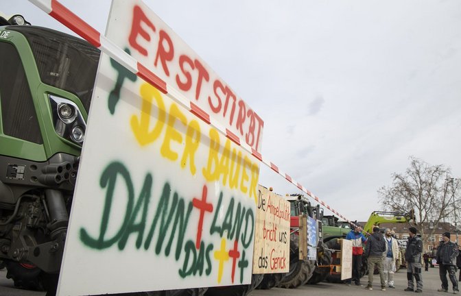 Die Proteste der Bauern sind in Stuttgart weitergegangen – Ministerpräsident Winfried Kretschmann und Agrarminister Peter Hauk wollen die Landwirte unterstützen.<span class='image-autor'>Foto: Lichtgut/Leif Piechowski</span>