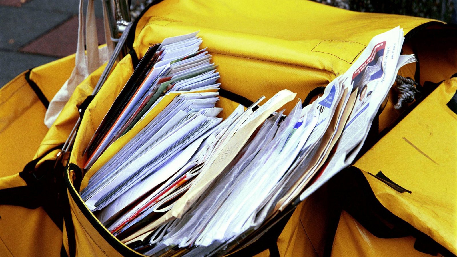Der Postzusteller soll Briefe in seiner Wohnung gehortet haben. (Symbolbild)Foto: IMAGO / Lem