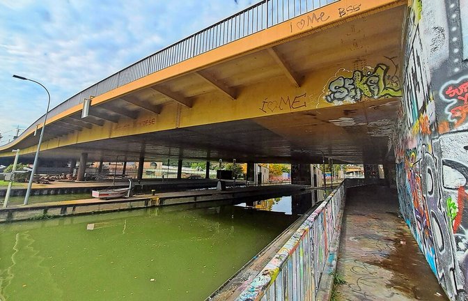 Die König-Karls-Brücke zählt sicher zu den wichtigsten Neckarquerungen. Laut Tiefbauamt stehen bei dem Bauwerk, das 1976 eingeweiht wurde, ebenfalls größere Sanierungsmaßnahmen an.<span class='image-autor'>Foto: Uli Nagel</span>