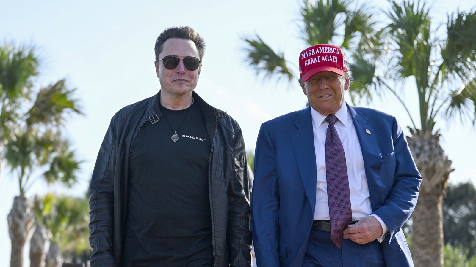 Zwei, die sich gefunden haben: Elon Musk (li.) und Donald Trump.Foto: dpa/Brandon Bell Zwei, die sich gefunden haben: Elon Musk (li.) und Donald Trump.Foto: dpa/Brandon Bell