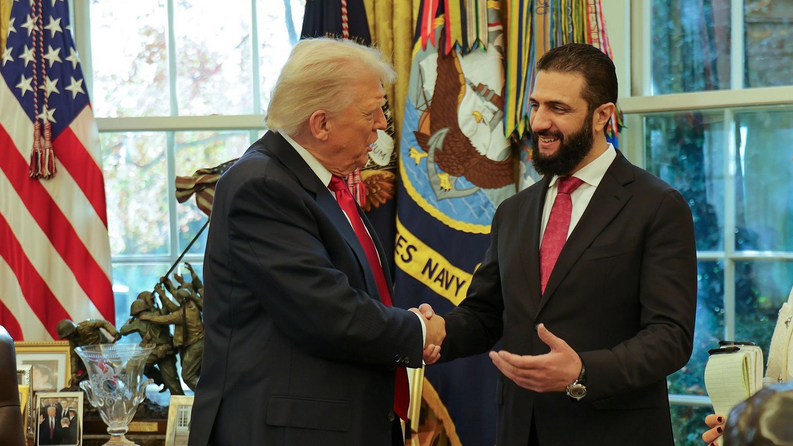 „Privater“ Empfang: Donald Trump (links) und Ahmed al-ScharaaFoto: dpa/HOGP „Privater“ Empfang: Donald Trump (links) und Ahmed al-ScharaaFoto: dpa/HOGP