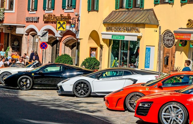 In Kitzbühel wird Reichtum gern und offen gezeigt.<span class='image-autor'>Foto: www.mauritius-images.com/Alamy Stock Photos / Emil Oprisa</span>