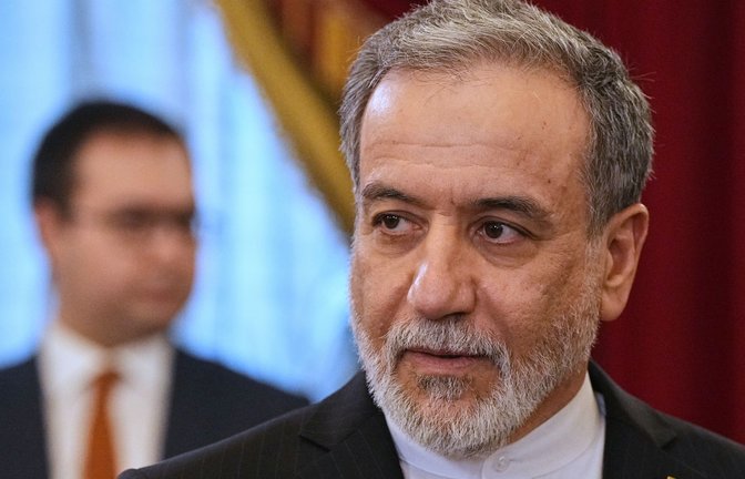 Irans Außenminister Abbas Araghtschi gibt an, dass weitere Verhandlungen mit den USA am Freitag starten sollen. (Archivbild)<span class='image-autor'>Foto: Dmitri Lovetsky/Pool AP/dpa</span>