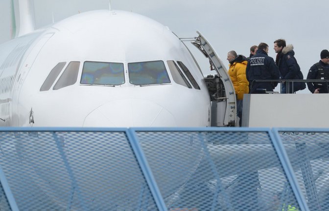 7861 Personen wurden im ersten Halbjahr von 2023 zurückgeführt, die allermeisten per Flugzeug ab Frankfurt am Main.<span class='image-autor'>Foto: dpa/Patrick Seeger</span>